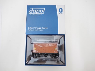 Lot 513 - A DAPOL O gauge 7F-016-004 Fyffes banana van...
