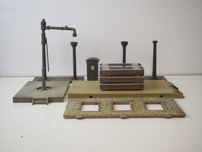 Lot 526 - A group of G scale building parts, structures...