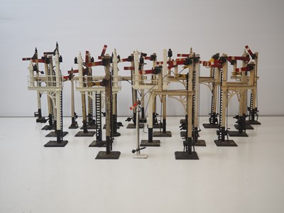 Lot 528 - A large quantity of mostly O gauge semaphore...