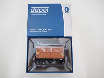 Lot 541 - A DAPOL O gauge 7F-016-003 Fyffes banana van...