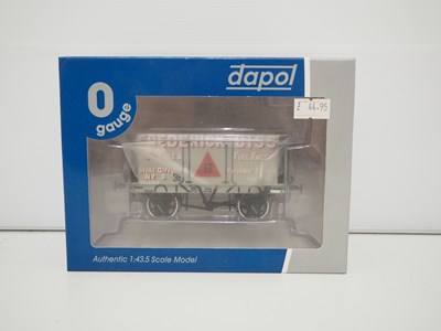 Lot 551 - A DAPOL O gauge 7F-072-003 7-plank wagon in...