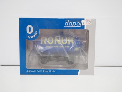 Lot 552 - A DAPOL O gauge 7F-058-006 14T tank wagon in...