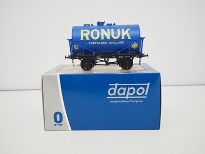 Lot 552 - A DAPOL O gauge 7F-058-006 14T tank wagon in...