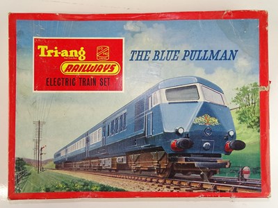 Lot 631 - A TRI-ANG OO Gauge RS52 blue Pullman Train Set...