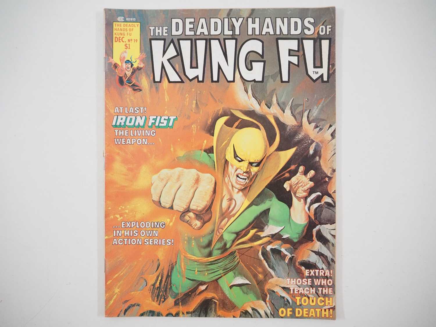 Lot 302 - DEADLY HANDS OF KUNG FU #19 (1975 - MARVEL) -...