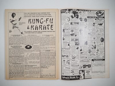 Lot 302 - DEADLY HANDS OF KUNG FU #19 (1975 - MARVEL) -...
