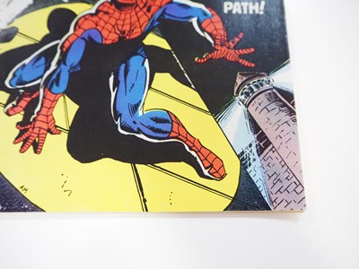 Lot 411 - AMAZING SPIDER-MAN #194 - (1979 - MARVEL) -...