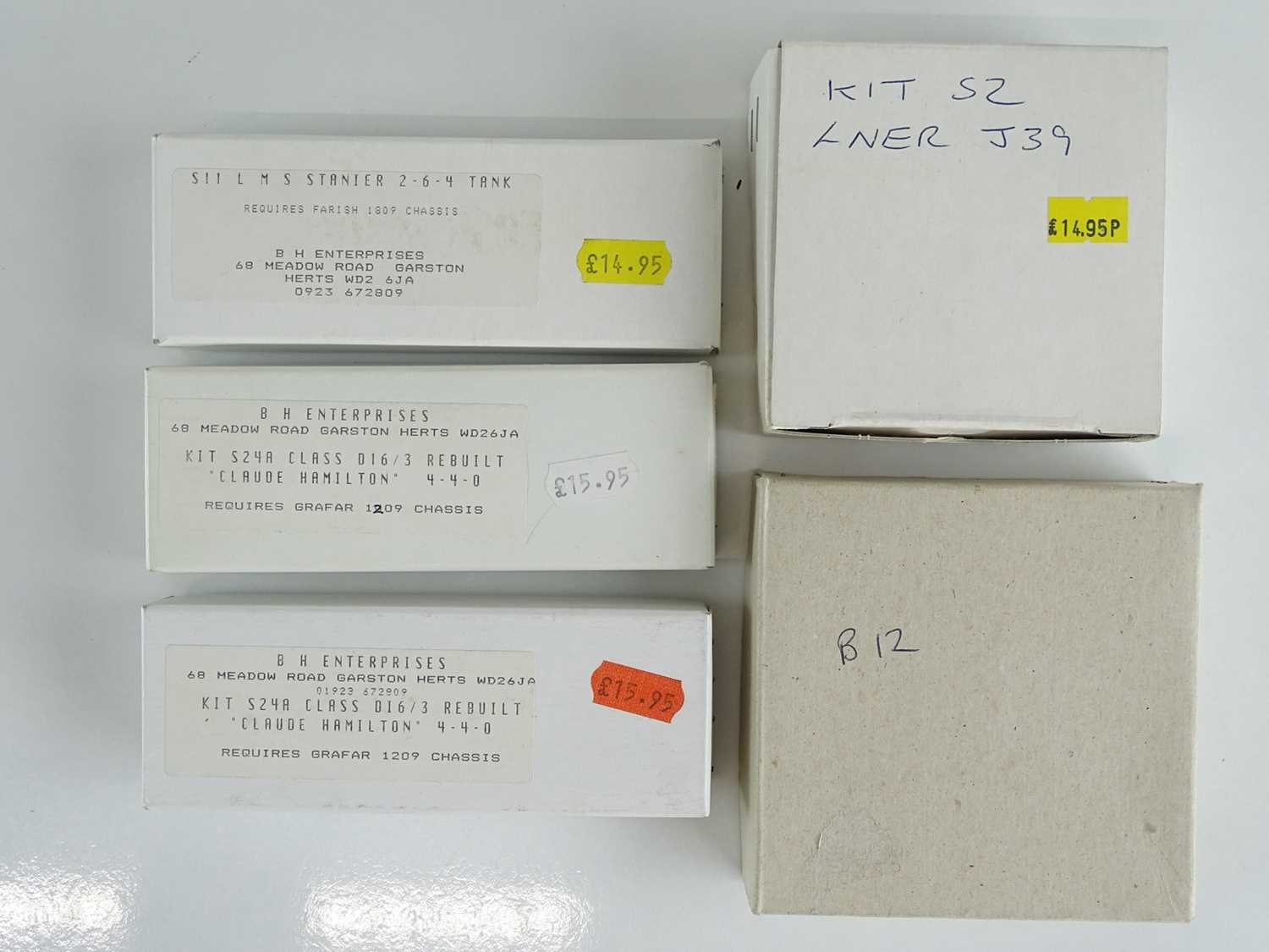 Lot 68 - A quantity of N Gauge white metal steam...
