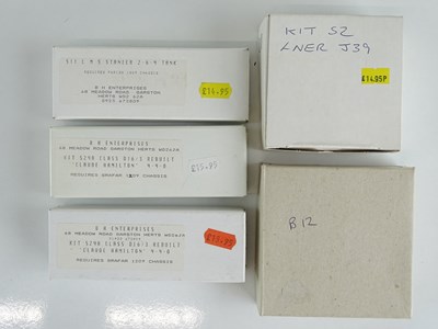 Lot 68 - A quantity of N Gauge white metal steam...