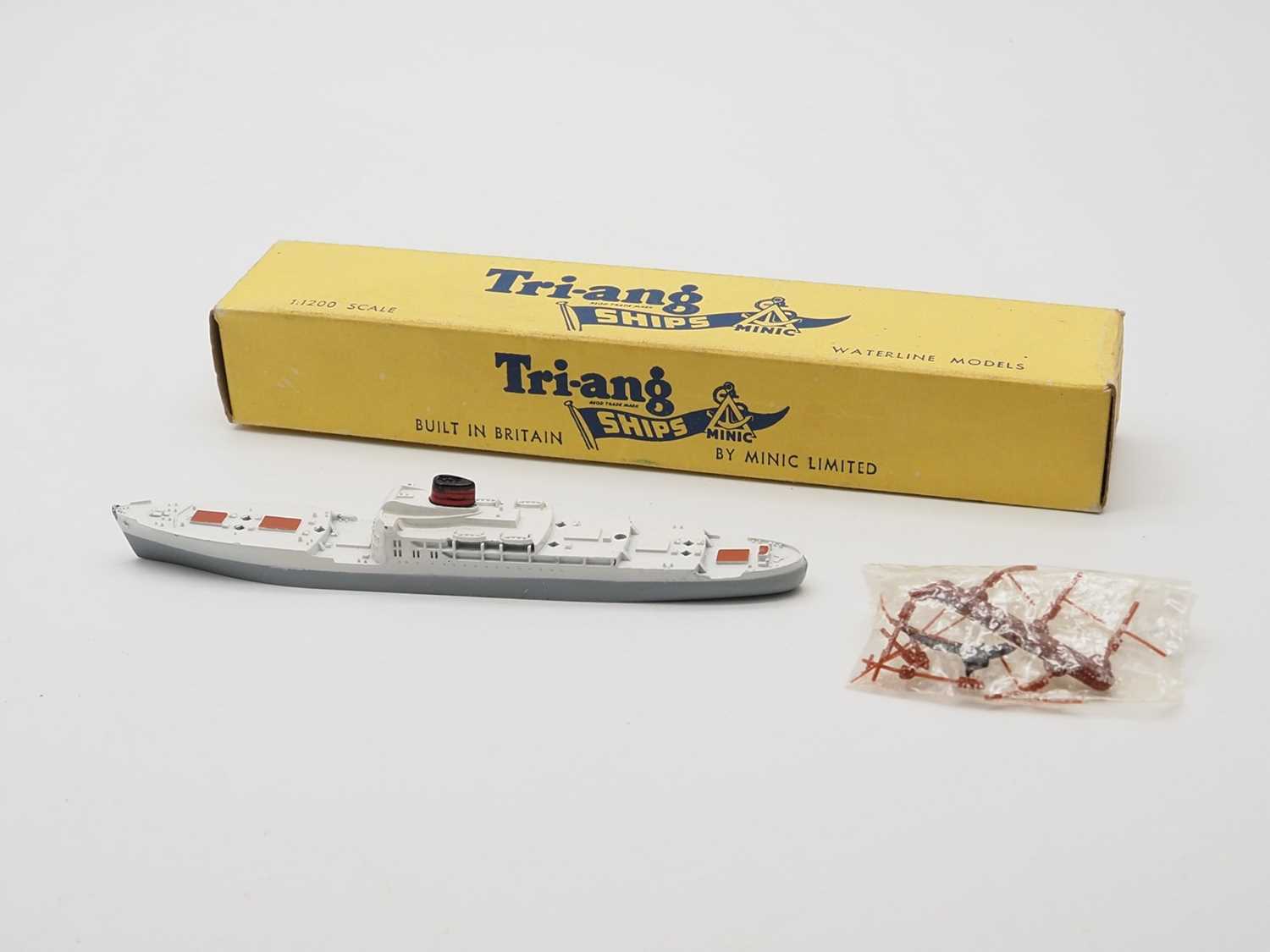Lot 116 - A TRI-ANG MINIC SHIPS (TRIANG Period 2 Hong Lot 116 - A TRI-ANG MINIC SHIPS (TRIANG Period 2 Hong