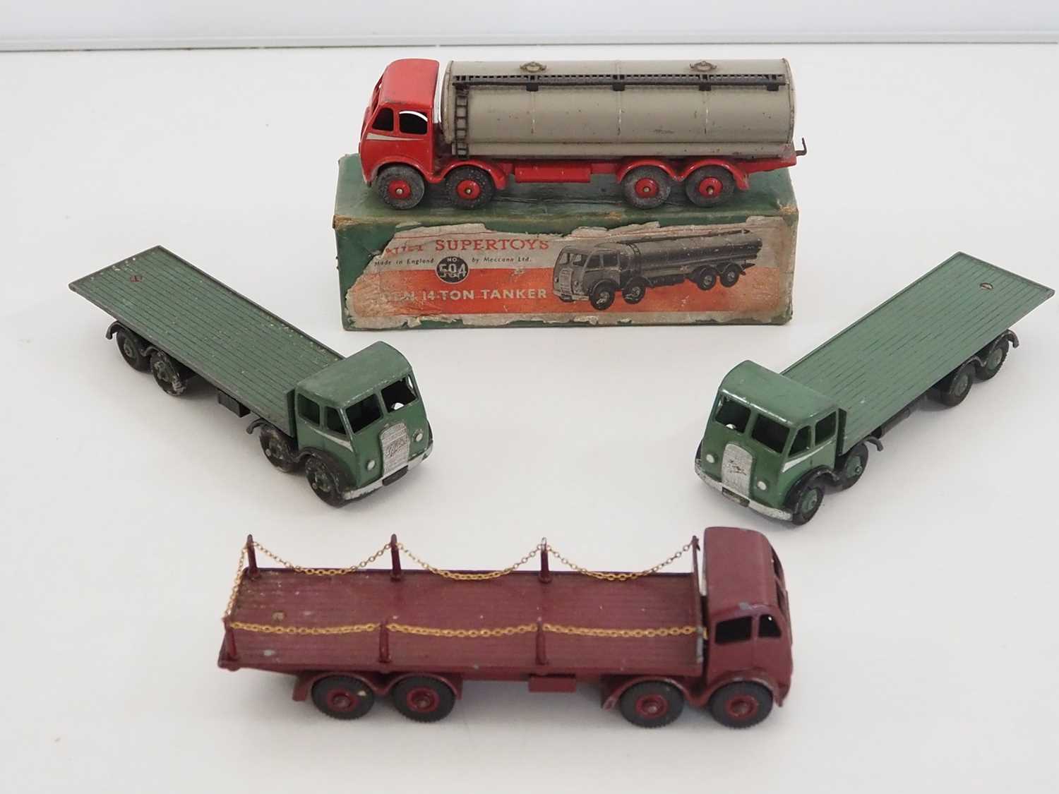 Lot 56 - A group of boxed and unboxed DINKY Toys Foden...