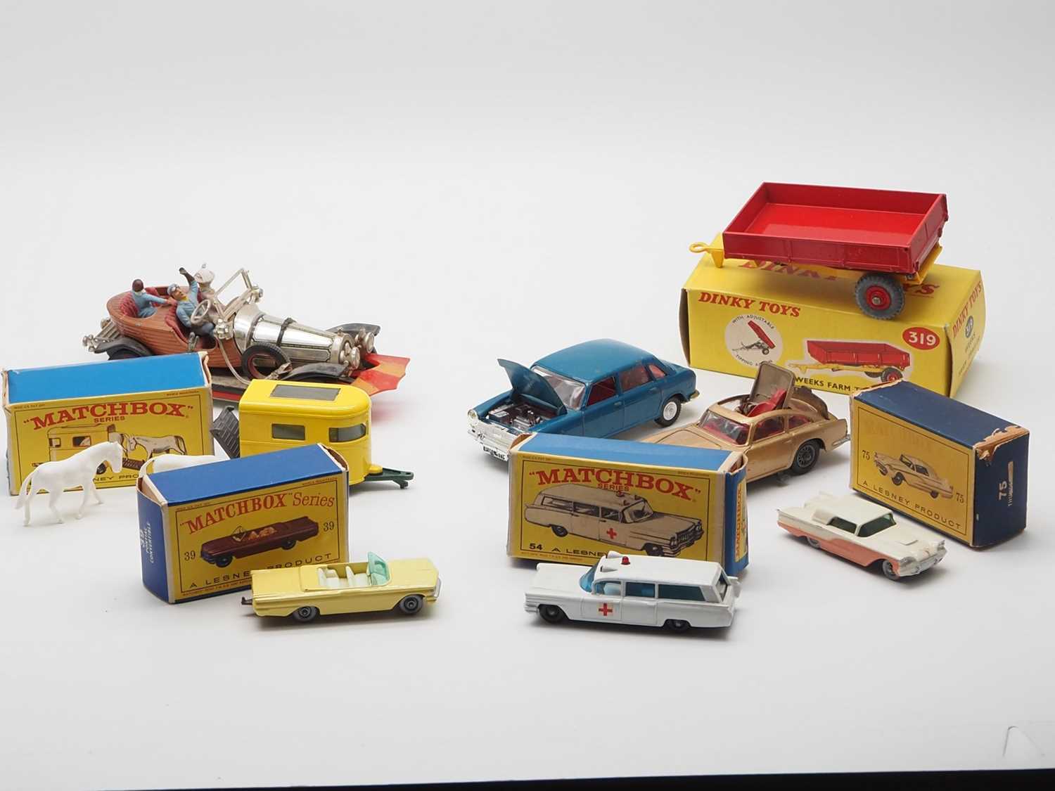 Lot 93 - A group of 1960s diecast by CORGI, DINKY,...