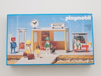 Lot 118 - A mixed group of PLAYMOBIL children's play...