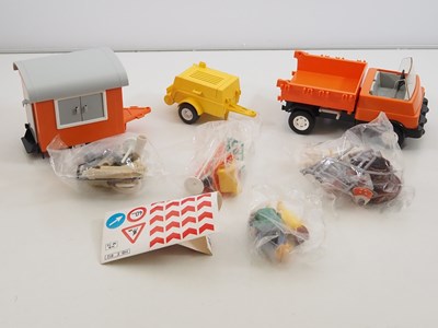 Lot 118 - A mixed group of PLAYMOBIL children's play...