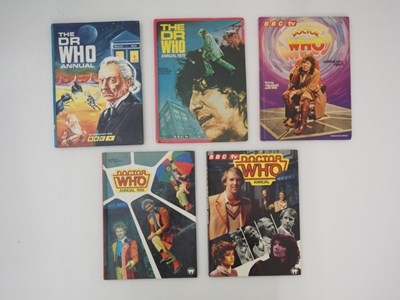 Lot 126 - A group of Dr Who memorabilia comprising 3x...