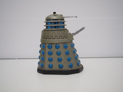 Lot 126 - A group of Dr Who memorabilia comprising 3x...