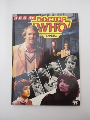 Lot 126 - A group of Dr Who memorabilia comprising 3x...