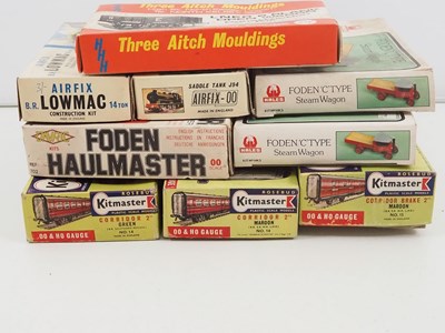 Lot 133 - A large group of unbuilt OO scale railway kits...