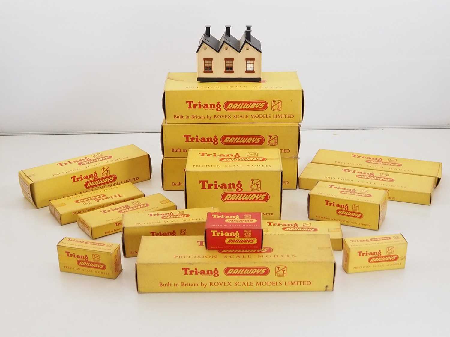 Lot 156 - A large quantity of boxed (TRIANG) TRI-ANG TT...