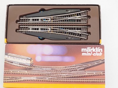 Lot 190 - A group of MARKLIN Mini-Club Z gauge items...