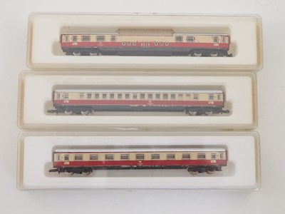 Lot 190 - A group of MARKLIN Mini-Club Z gauge items...