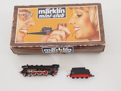 Lot 190 - A group of MARKLIN Mini-Club Z gauge items...