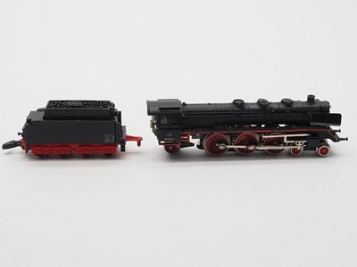 Lot 190 - A group of MARKLIN Mini-Club Z gauge items...