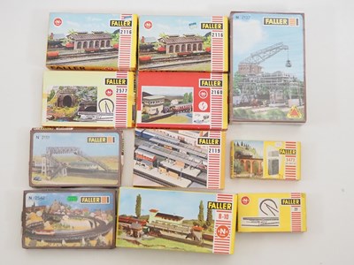 Lot 199 - A quantity of N gauge building kits by FALLER,...