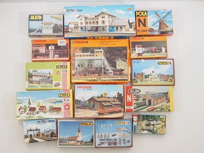 Lot 203 - A quantity of N gauge building kits by FALLER,...