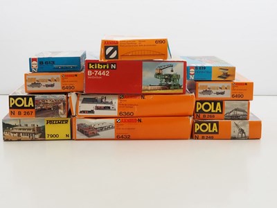 Lot 204 - A quantity of N gauge building kits by ARNOLD,...