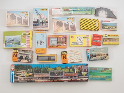 Lot 210 - A quantity of N gauge building kits and...