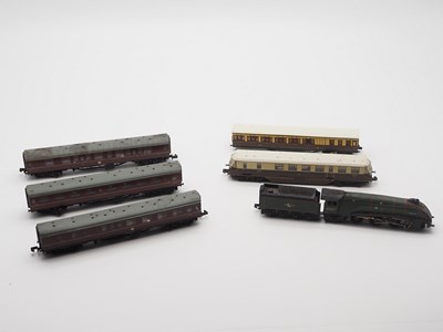 Lot 215 - A selection of N Gauge model railway rolling...