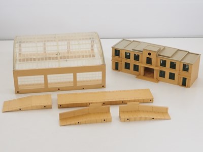 Lot 243 - A OO Gauge HORNBY DUBLO No 5083 composite kit...