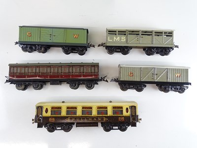 Lot 108 - A group of HORNBY SERIES O gauge coaches and...