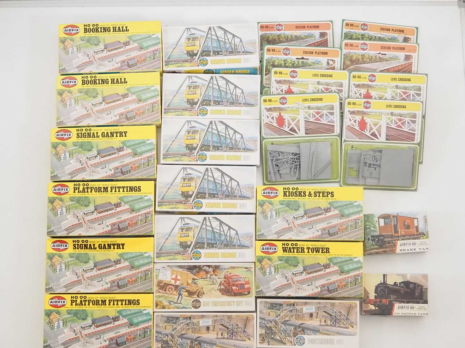 Lot 250 - A large group of unbuilt OO scale railway kits...