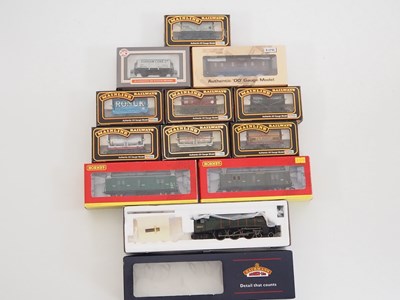 Lot 257 - A group of OO gauge mixed wagons by MAINLINE,...