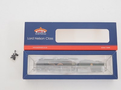 Lot 261 - A BACHMANN 31-409 OO gauge Lord Nelson Class...