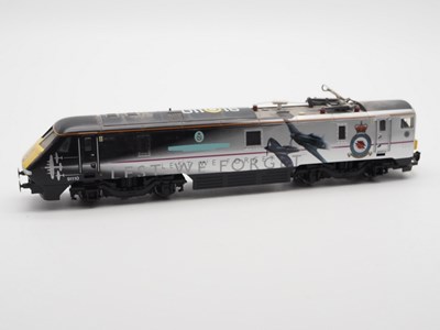 Lot 263 - A HORNBY R3001 OO gauge class 91 electric...