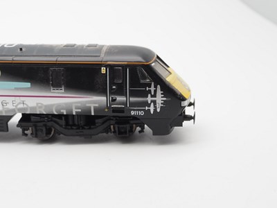 Lot 263 - A HORNBY R3001 OO gauge class 91 electric...