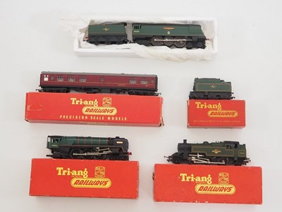 Lot 270 - A group of boxed and unboxed OO gauge TR-ANG...