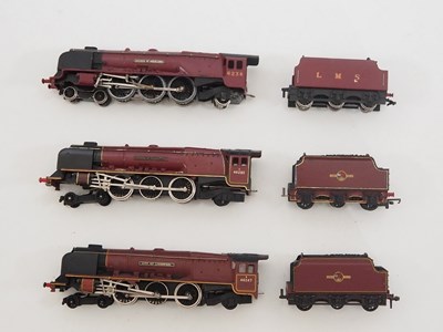 Lot 275 - A group of repainted and renamed HORNBY DUBLO...