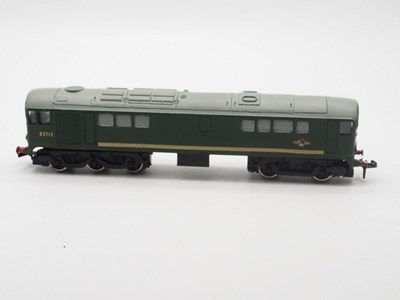 Lot 279 - A pair of HORNBY DUBLO OO gauge 3 rail...