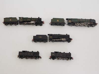 Lot 284 - A group of HORNBY DUBLO OO gauge steam...