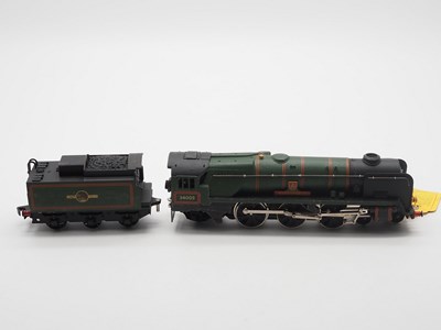 Lot 292 - A HORNBY DUBLO OO gauge 2-rail 2235 West...