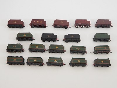 Lot 306 - A large group of OO gauge HORNBY DUBLO tenders...