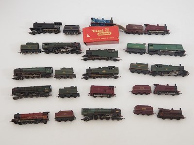 Lot 307 - A large group of OO gauge steam locomotives...