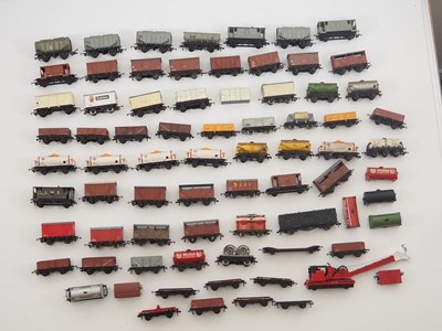 Lot 318 - A large group of unboxed HORNBY DUBLO OO gauge...