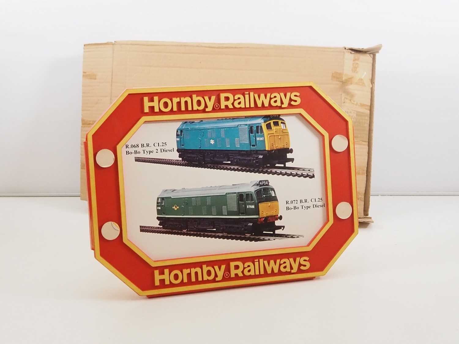 Lot 326 - A vintage early 1980s HORNBY retailers plastic...