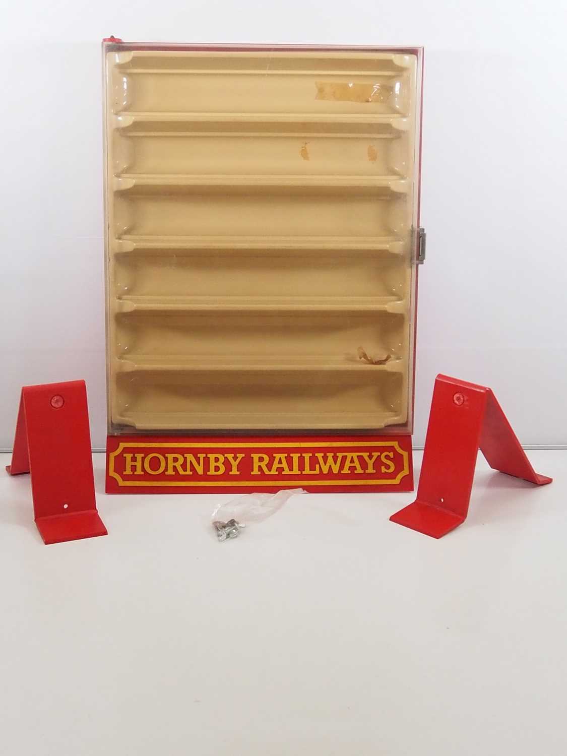 Lot 328 - A vintage early 1980s HORNBY lockable...