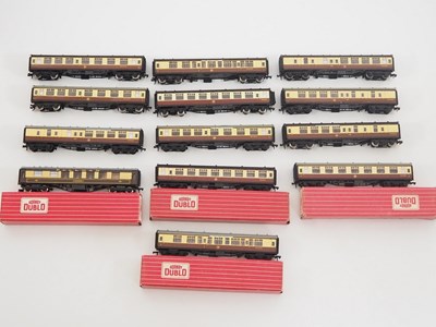 Lot 338 - A group of boxed and unboxed HORNBY DUBLO OO...